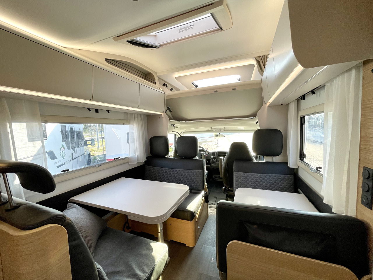 ADRIA Coral XL 650 DK - Алковен кемпер: снимка 5 ADRIA Coral XL 650 DK - Алковен кемпер: снимка 5