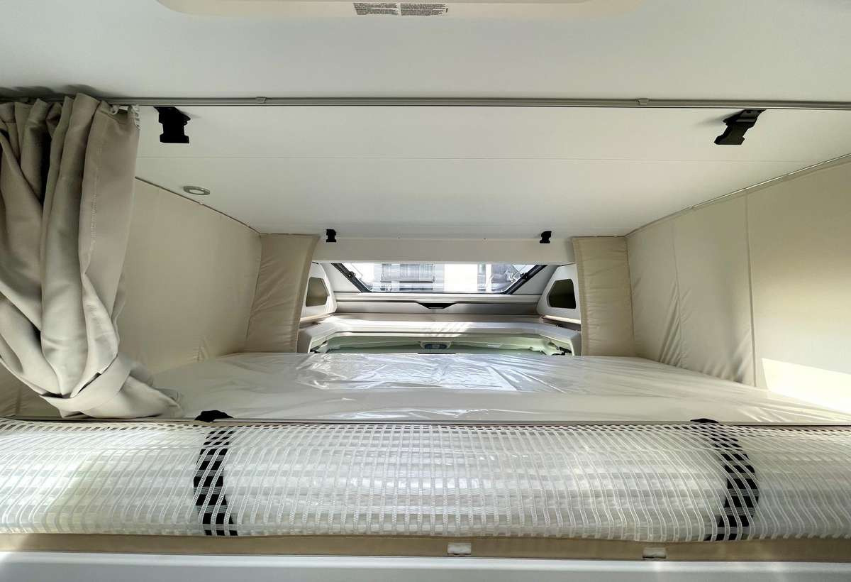 Нови Полуинтегриран кемпер ADRIA Matrix Axess 650 SL: снимка 18