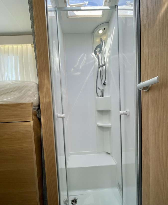 Нови Полуинтегриран кемпер ADRIA Matrix Axess 650 SL: снимка 13