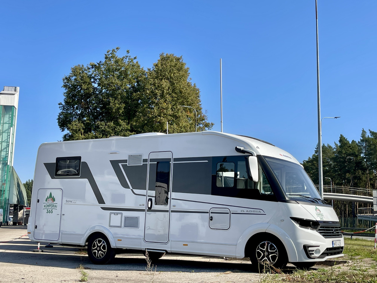 ADRIA Sonic Plus 700SL - Интегриран кемпер: снимка 2 ADRIA Sonic Plus 700SL - Интегриран кемпер: снимка 2