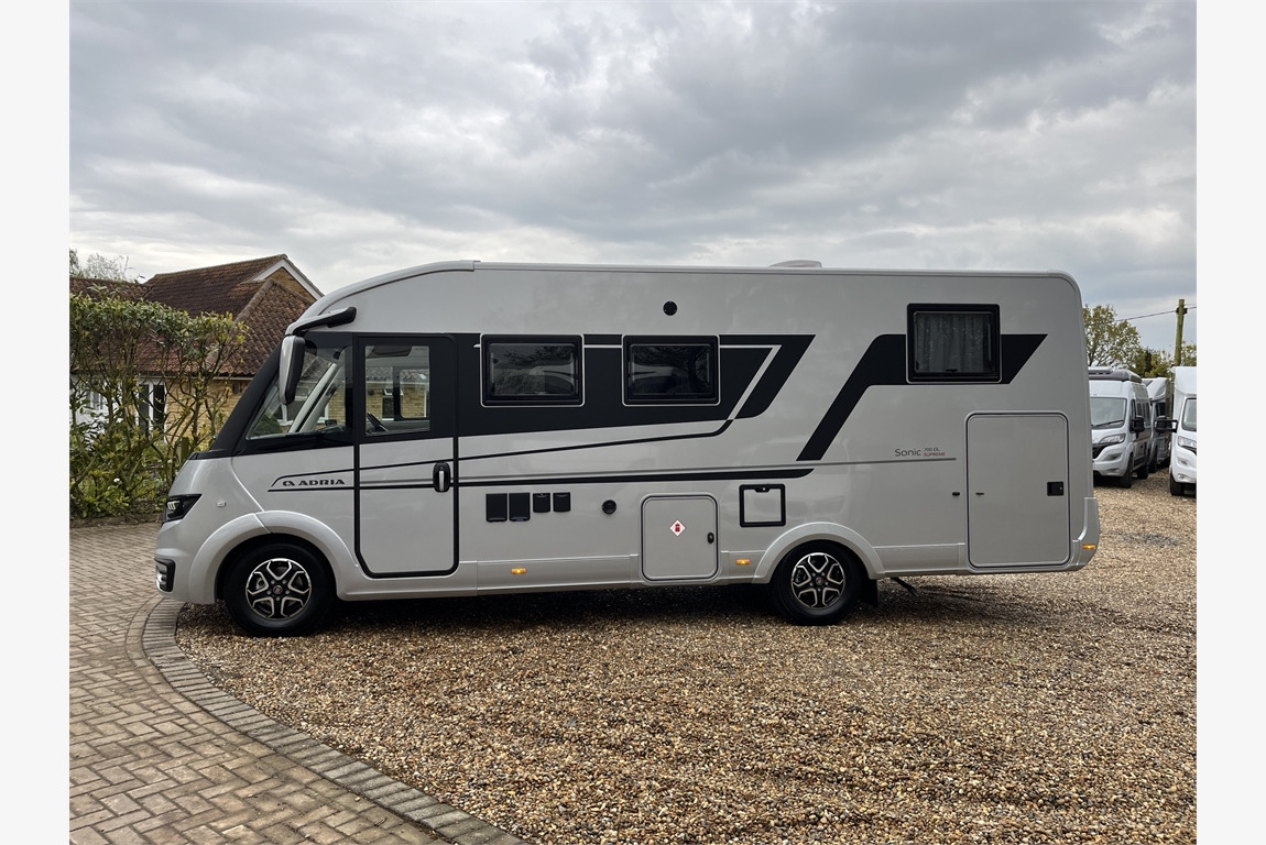 ADRIA Sonis Supreme - Интегриран кемпер: снимка 1 ADRIA Sonis Supreme - Интегриран кемпер: снимка 1