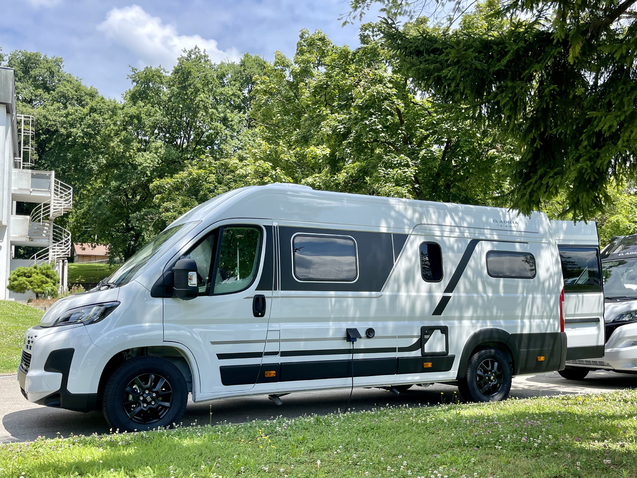 ADRIA Twin 640 SLB - Кемпер ван: снимка 2 ADRIA Twin 640 SLB - Кемпер ван: снимка 2