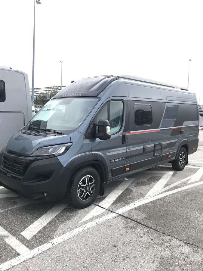 ADRIA Twin Sport 640 SG - Кемпер ван: снимка 2 ADRIA Twin Sport 640 SG - Кемпер ван: снимка 2