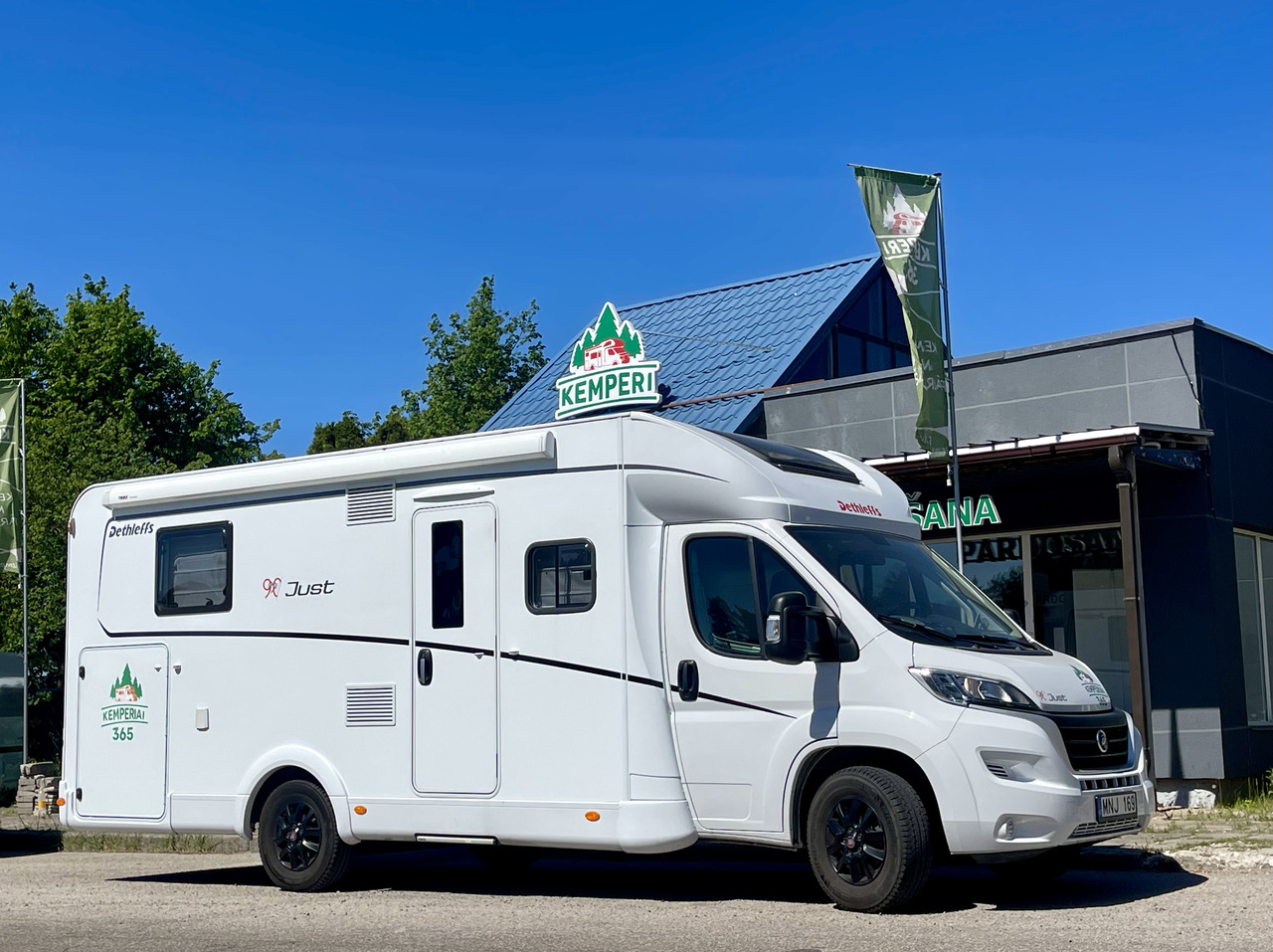 DETHLEFFS T7052 DBL - Полуинтегриран кемпер: снимка 2 DETHLEFFS T7052 DBL - Полуинтегриран кемпер: снимка 2