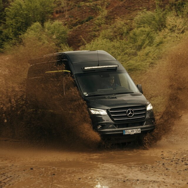 HYMER / ERIBA Grand Canyon Cross Over - Кемпер ван: снимка 3 HYMER / ERIBA Grand Canyon Cross Over - Кемпер ван: снимка 3