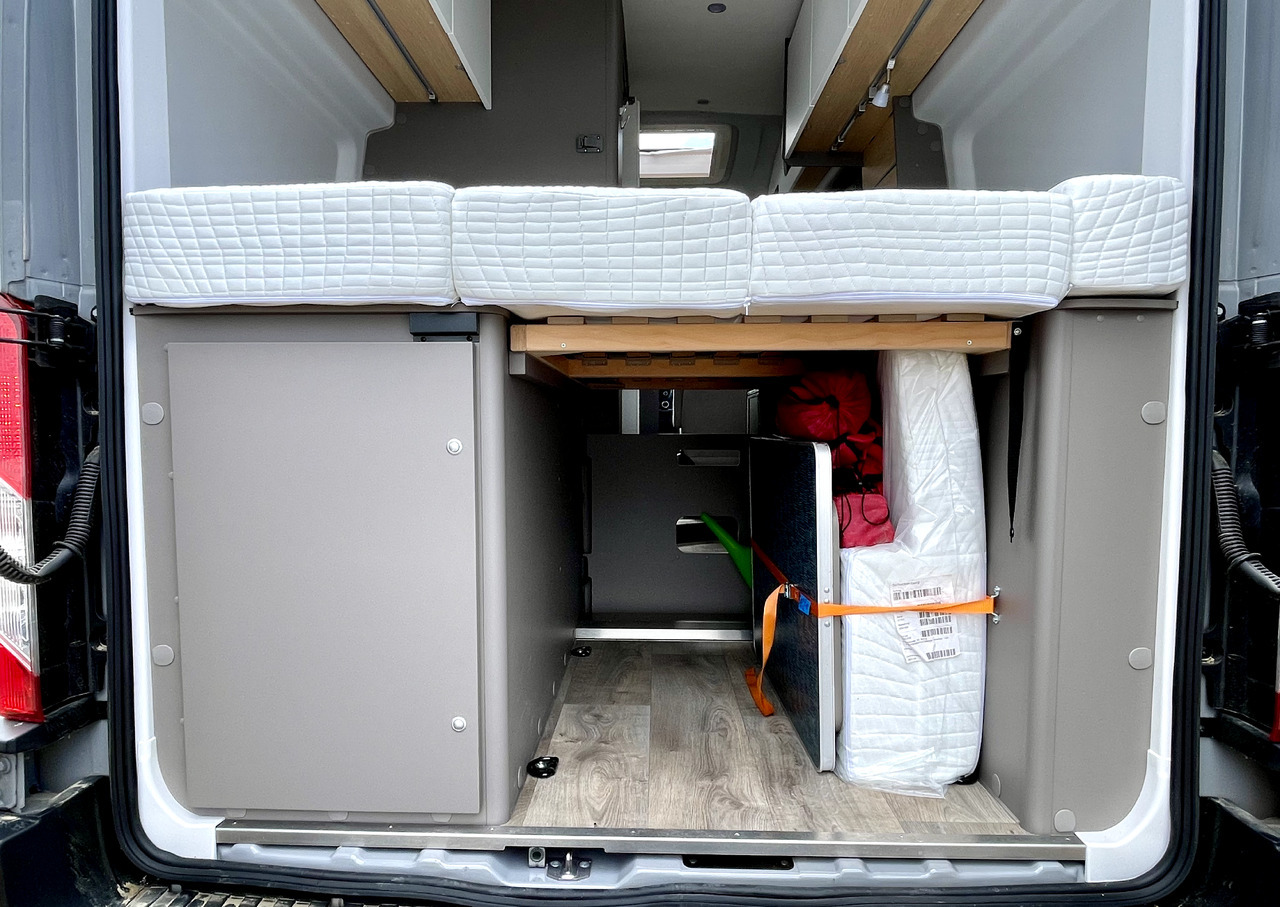 LMC Innovan 590C - Кемпер ван: снимка 3 LMC Innovan 590C - Кемпер ван: снимка 3