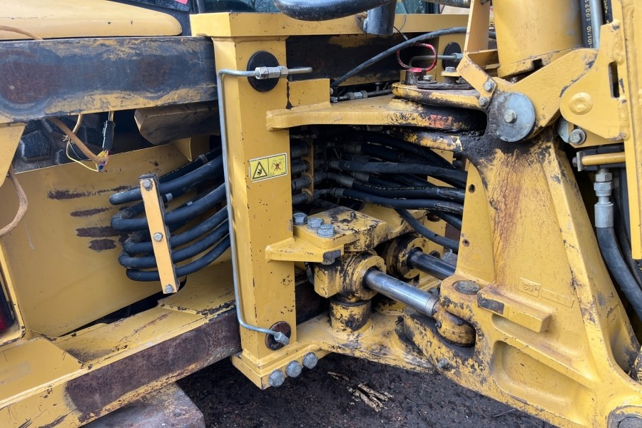 CATERPILLAR 432D - Багер-товарач: снимка 4 CATERPILLAR 432D - Багер-товарач: снимка 4