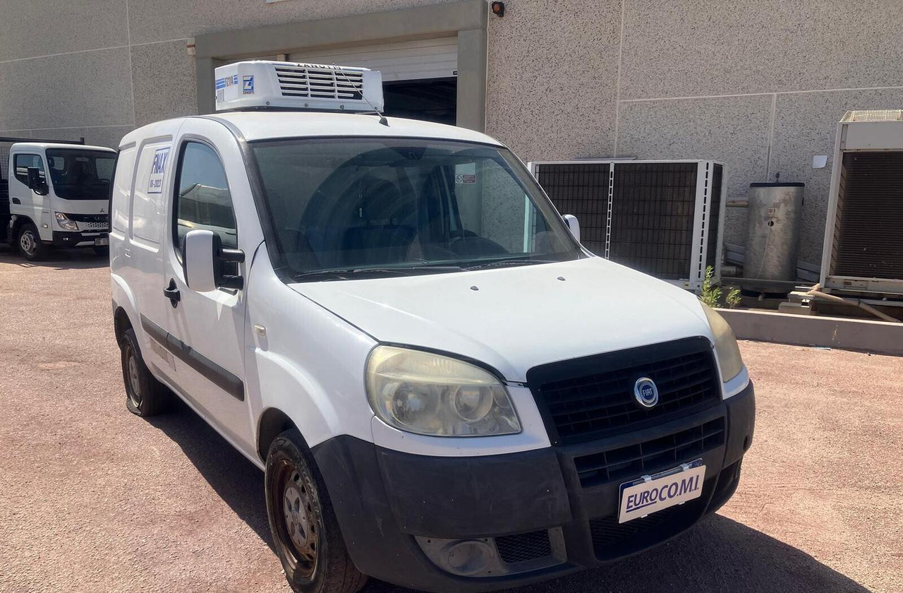 DOBLO' CON COIBENTAZIONE E GRUPPO FRIGO - Хладилен бус: снимка 3 DOBLO' CON COIBENTAZIONE E GRUPPO FRIGO - Хладилен бус: снимка 3