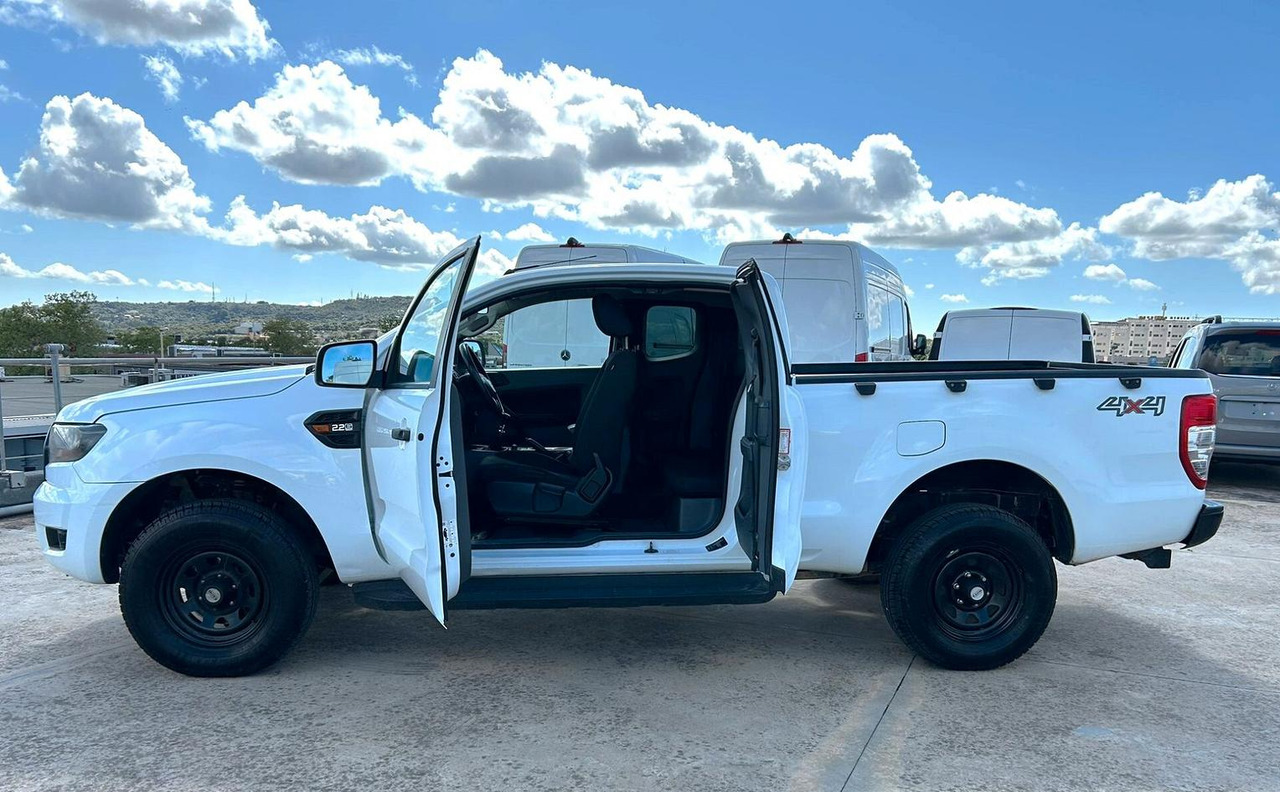 Лизинг на Ford Ranger 2.2 160 cv XL Supercab 4 posti 4wd gan Ford Ranger 2.2 160 cv XL Supercab 4 posti 4wd gan: снимка 8 Лизинг на Ford Ranger 2.2 160 cv XL Supercab 4 posti 4wd gan Ford Ranger 2.2 160 cv XL Supercab 4 posti 4wd gan: снимка 8