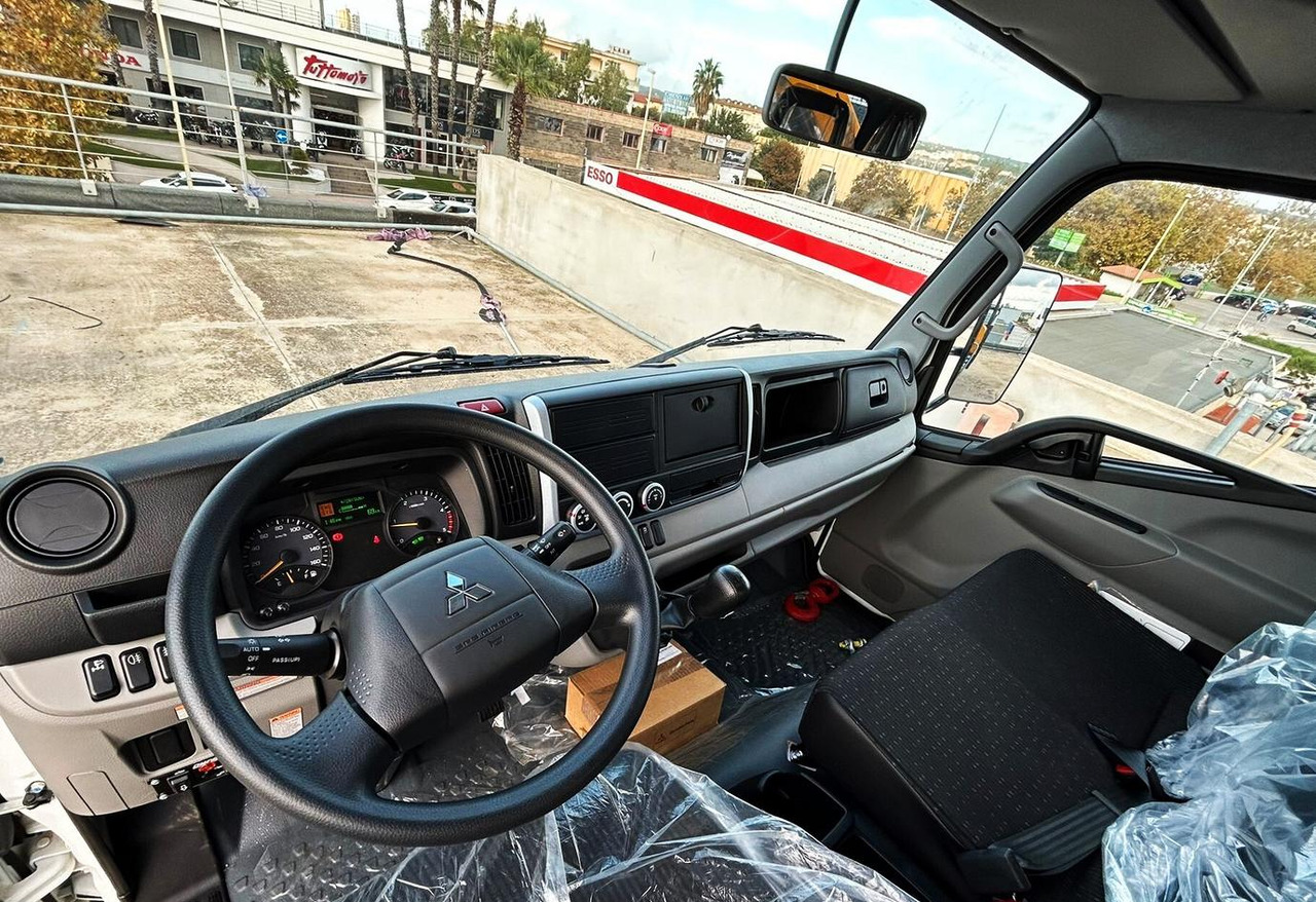 Interior photo 1: Нови Самосвал камион, Камион с кран Mitsubishi Fuso Canter 3C15 Ribaltabile 35 Q