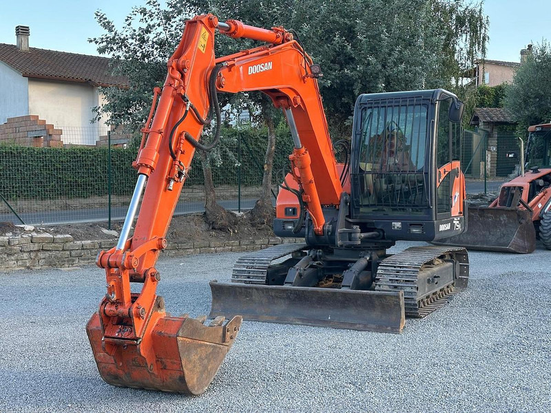 Doosan SOLAR 75V - Багер: снимка 1 Doosan SOLAR 75V - Багер: снимка 1