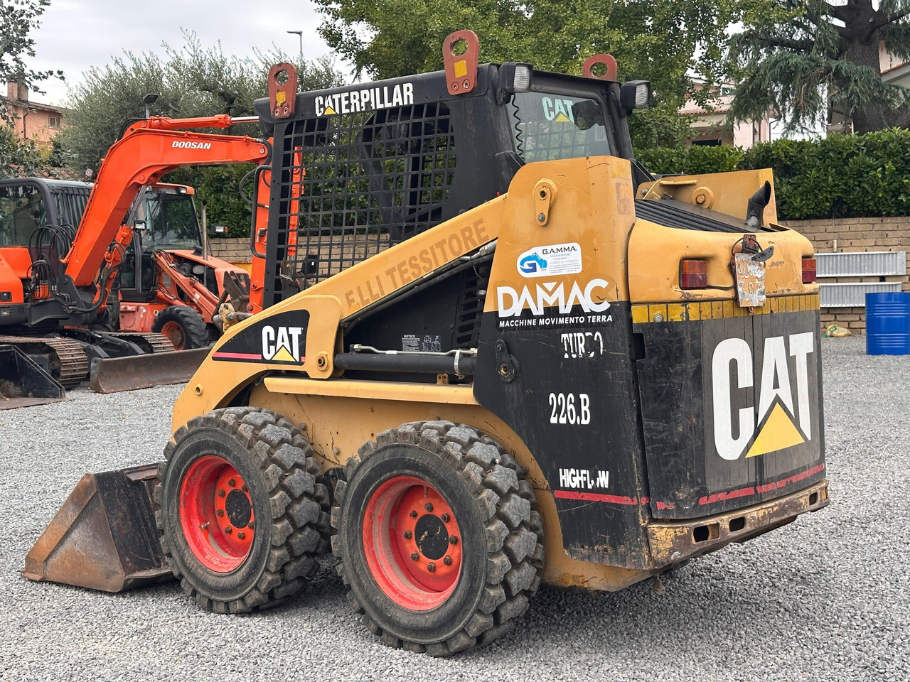 FIAT HITACHI 226BHF - Мини челен товарач: снимка 5 FIAT HITACHI 226BHF - Мини челен товарач: снимка 5