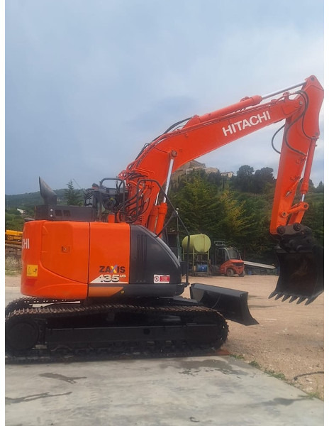 Hitachi ZX135US-6 - Багер: снимка 2 Hitachi ZX135US-6 - Багер: снимка 2