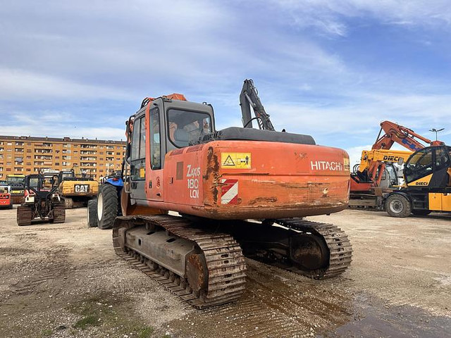 Hitachi ZX180 - Верижен багер: снимка 3 Hitachi ZX180 - Верижен багер: снимка 3