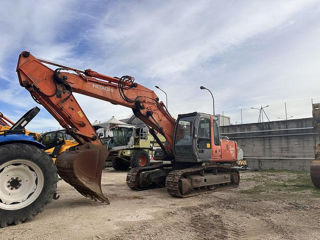Hitachi ZX180 - Верижен багер: снимка 1 Hitachi ZX180 - Верижен багер: снимка 1