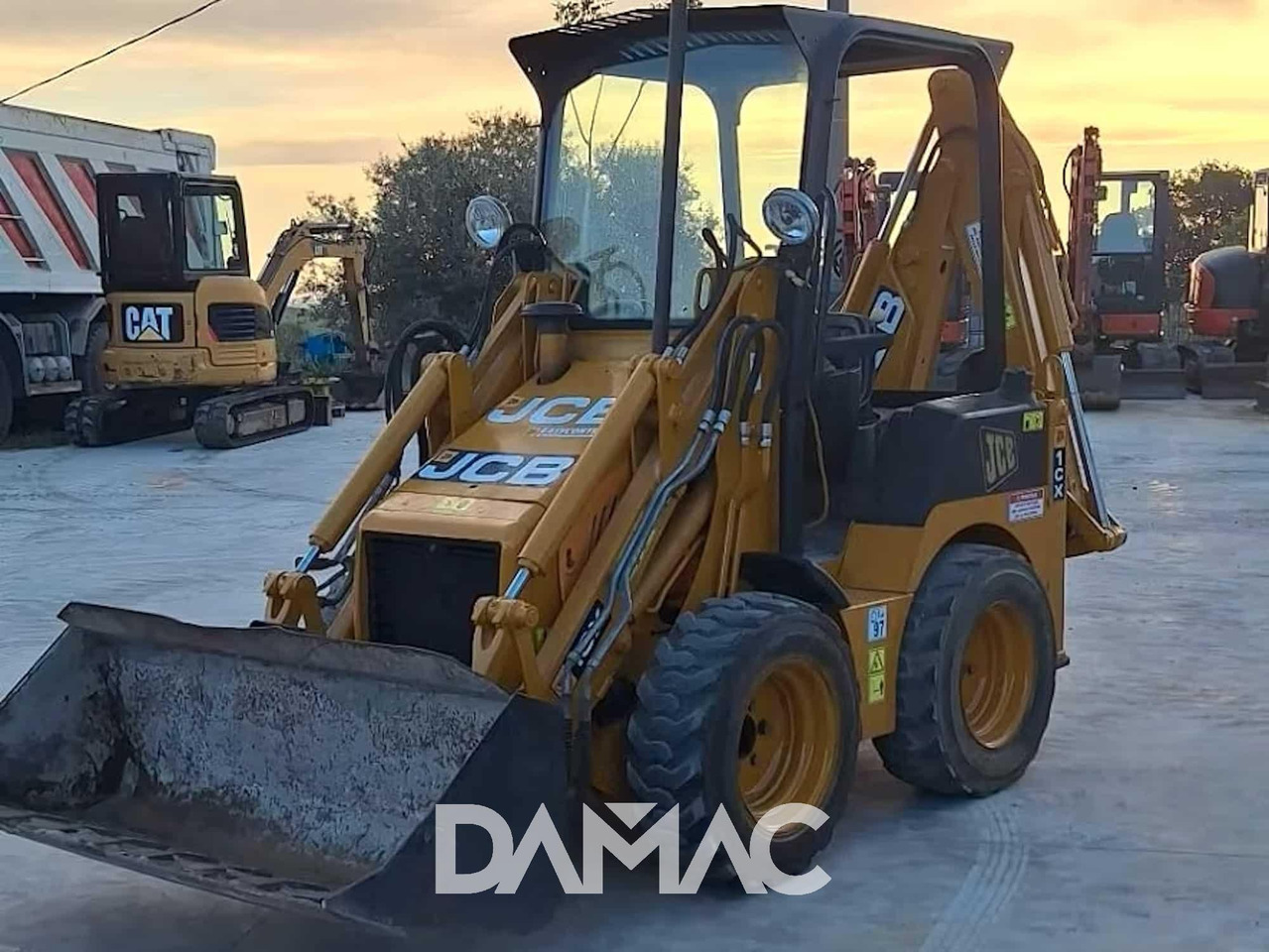 JCB 1CX - Багер-товарач: снимка 1 JCB 1CX - Багер-товарач: снимка 1