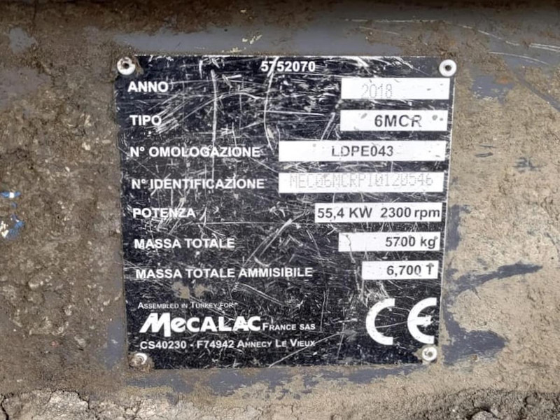 Mecalac 6MCR - Мини багер: снимка 5 Mecalac 6MCR - Мини багер: снимка 5