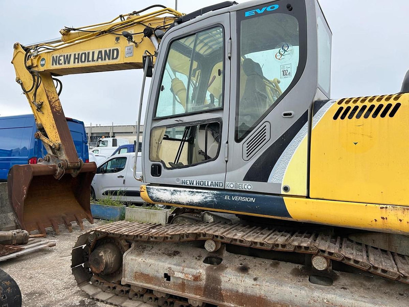 New Holland E215B - Багер: снимка 4 New Holland E215B - Багер: снимка 4