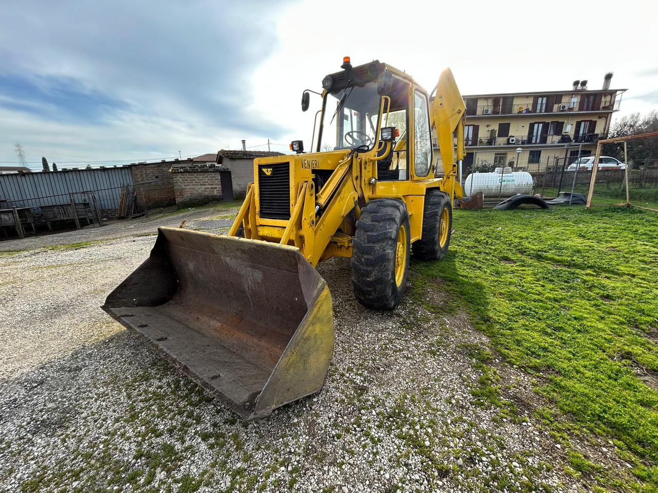 VENIERI VF 7.33 - Багер-товарач: снимка 1 VENIERI VF 7.33 - Багер-товарач: снимка 1