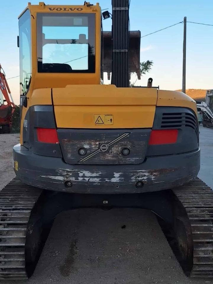 VOLVO ECR88 PLUS - Мини багер: снимка 3 VOLVO ECR88 PLUS - Мини багер: снимка 3