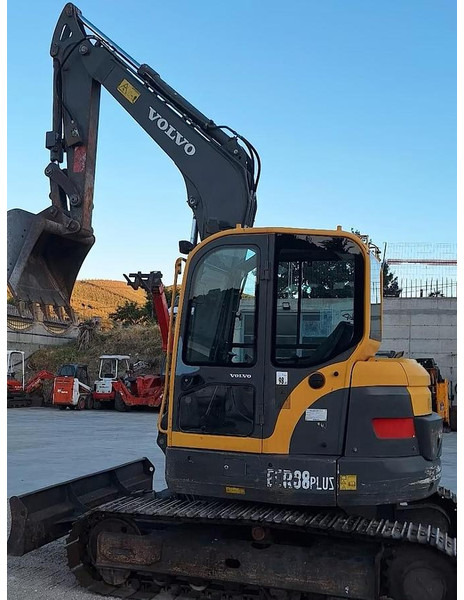 Volvo ECR88PLUS - Мини багер: снимка 3 Volvo ECR88PLUS - Мини багер: снимка 3