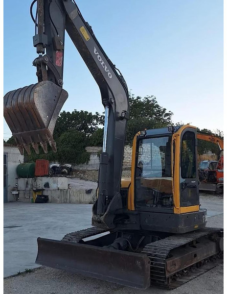 Volvo ECR88PLUS - Мини багер: снимка 2 Volvo ECR88PLUS - Мини багер: снимка 2