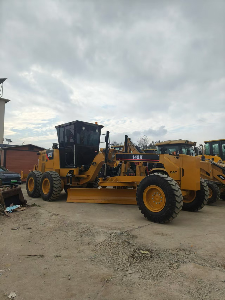 Грейдер CATERPILLAR 140H: снимка 7 Грейдер CATERPILLAR 140H: снимка 7