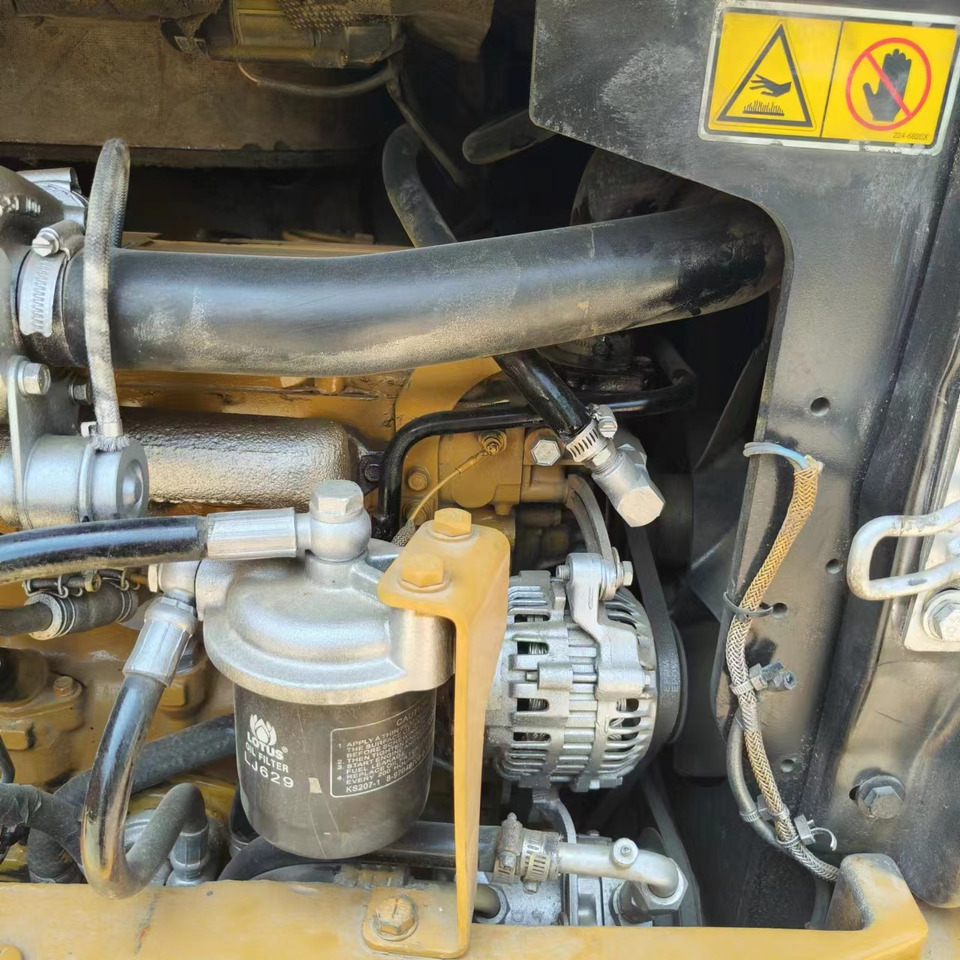 CATERPILLAR 305 - Мини багер: снимка 2 CATERPILLAR 305 - Мини багер: снимка 2