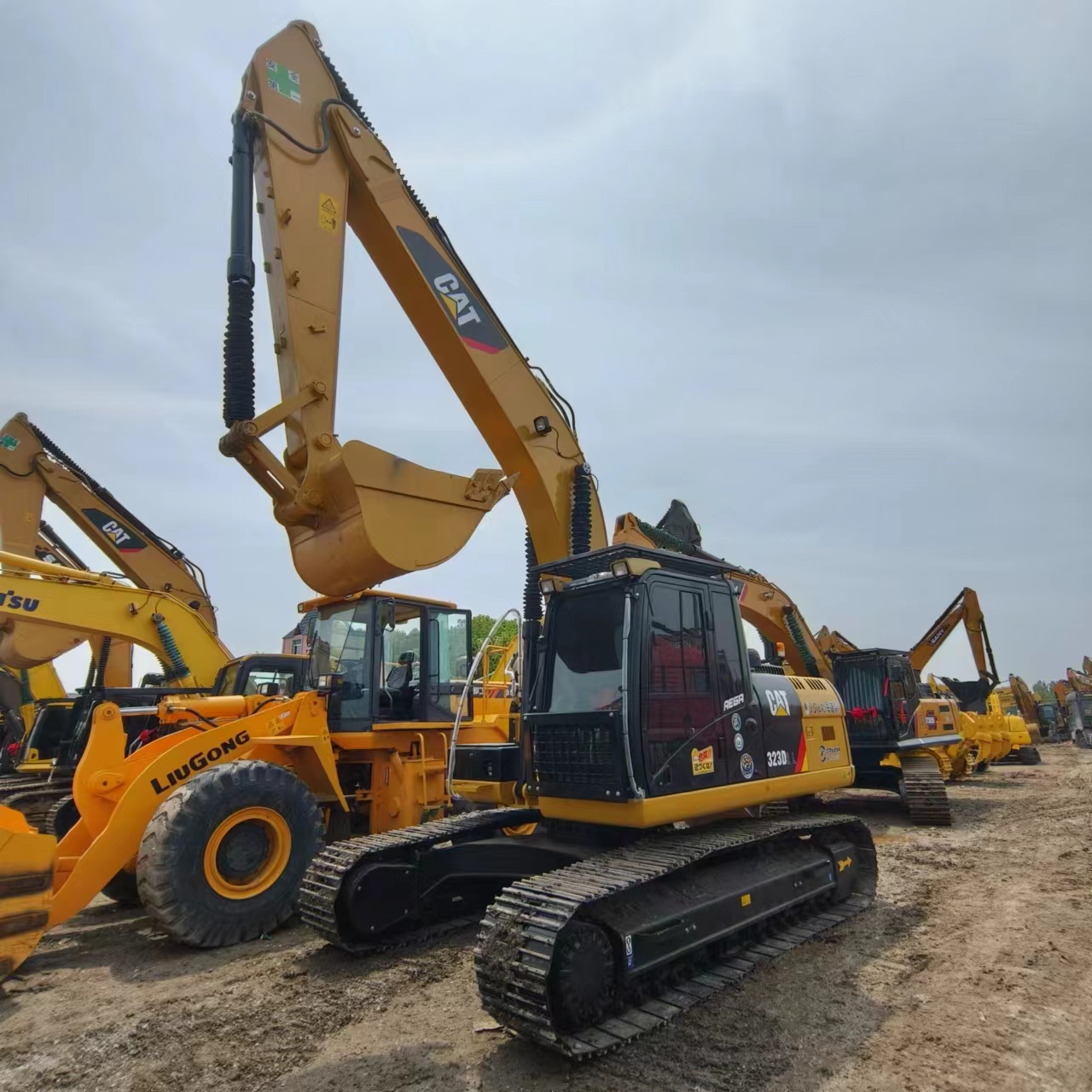 Верижен багер CATERPILLAR 323D2L: снимка 9