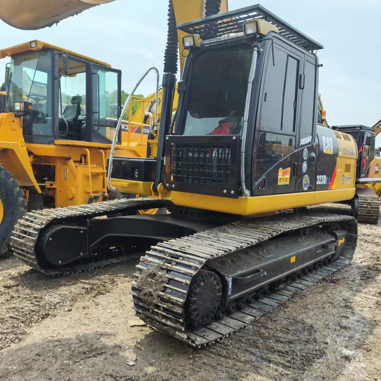 Верижен багер CATERPILLAR 323D2L: снимка 10