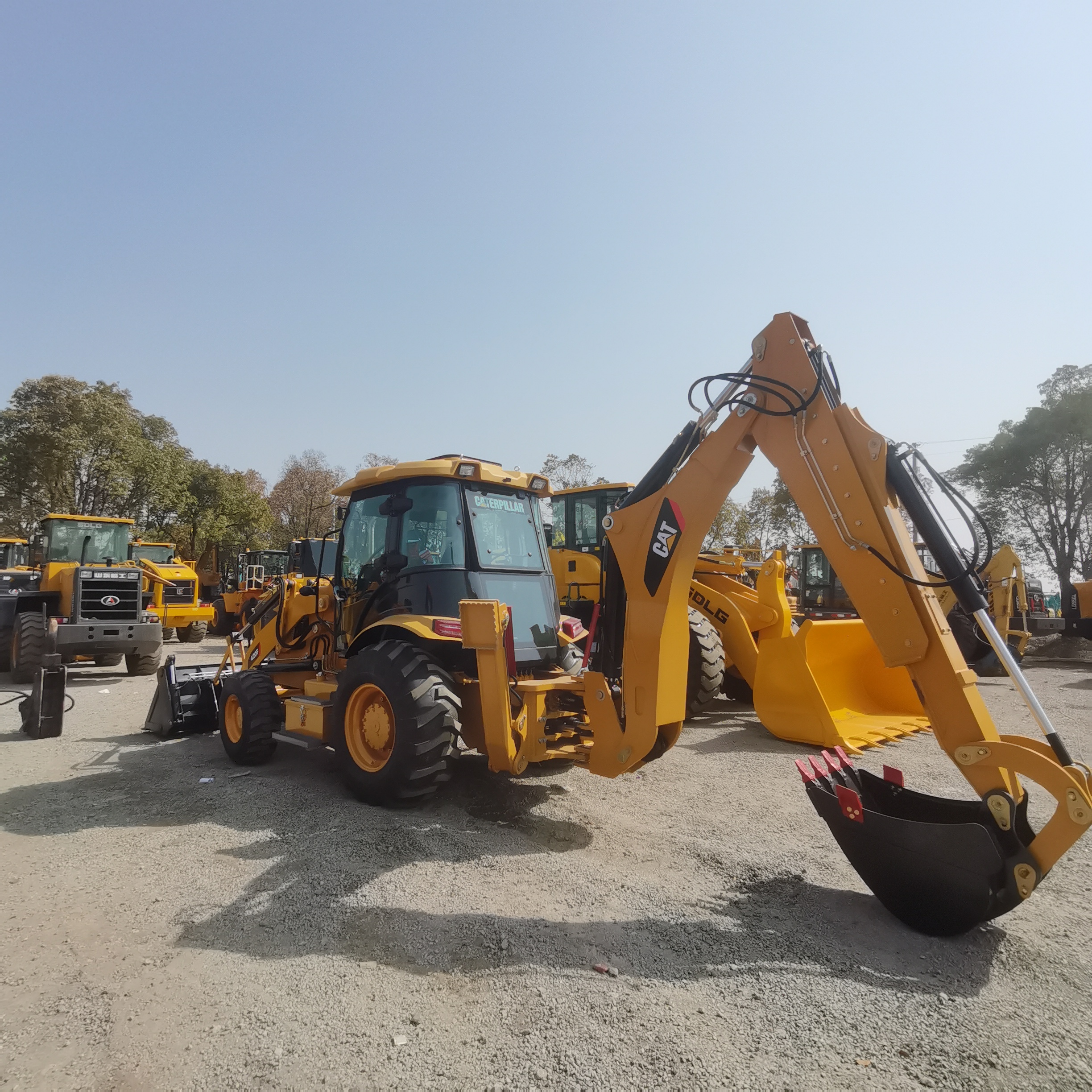 CATERPILLAR 420F - Багер-товарач: снимка 3 CATERPILLAR 420F - Багер-товарач: снимка 3