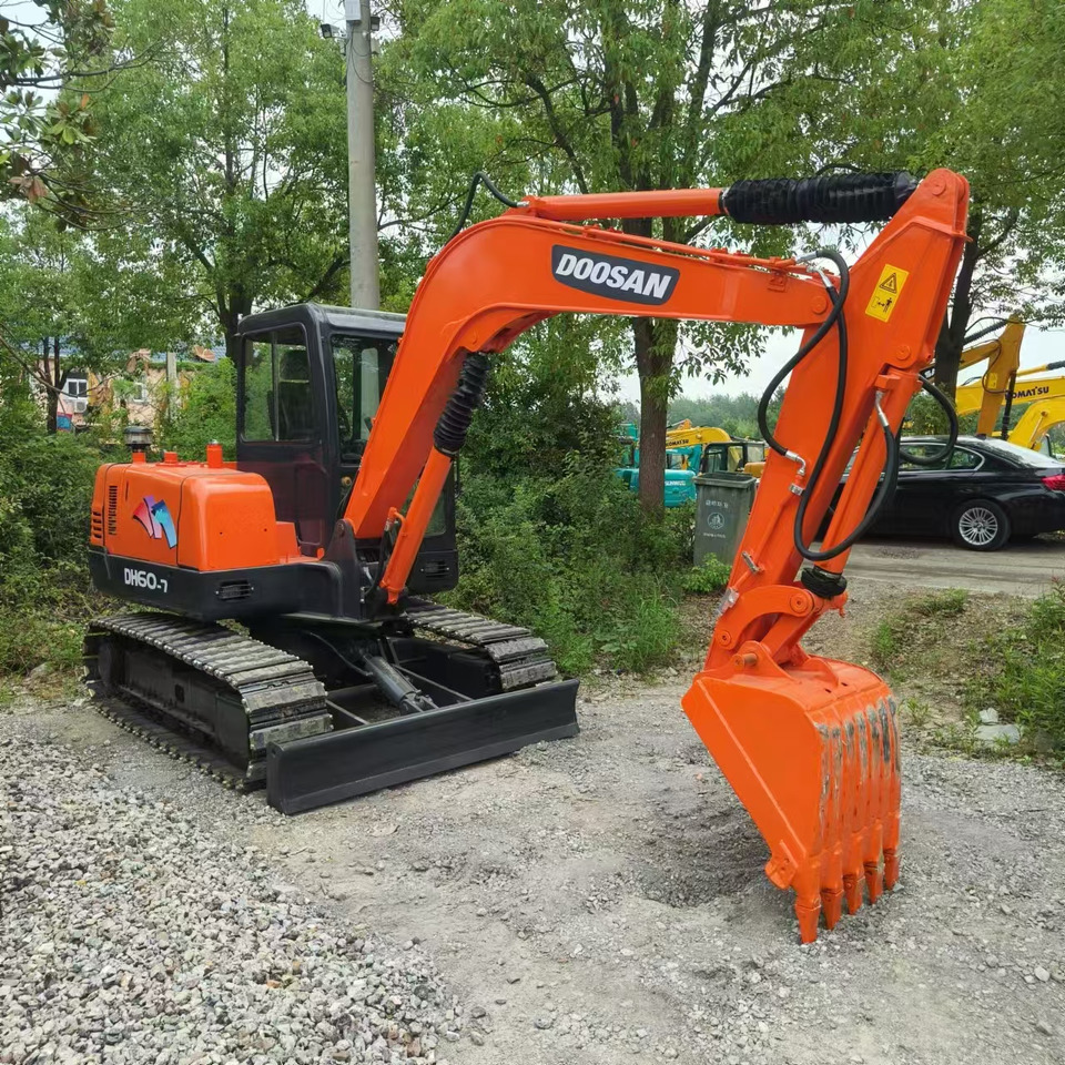 DOOSAN DH60 - Верижен багер: снимка 1 DOOSAN DH60 - Верижен багер: снимка 1