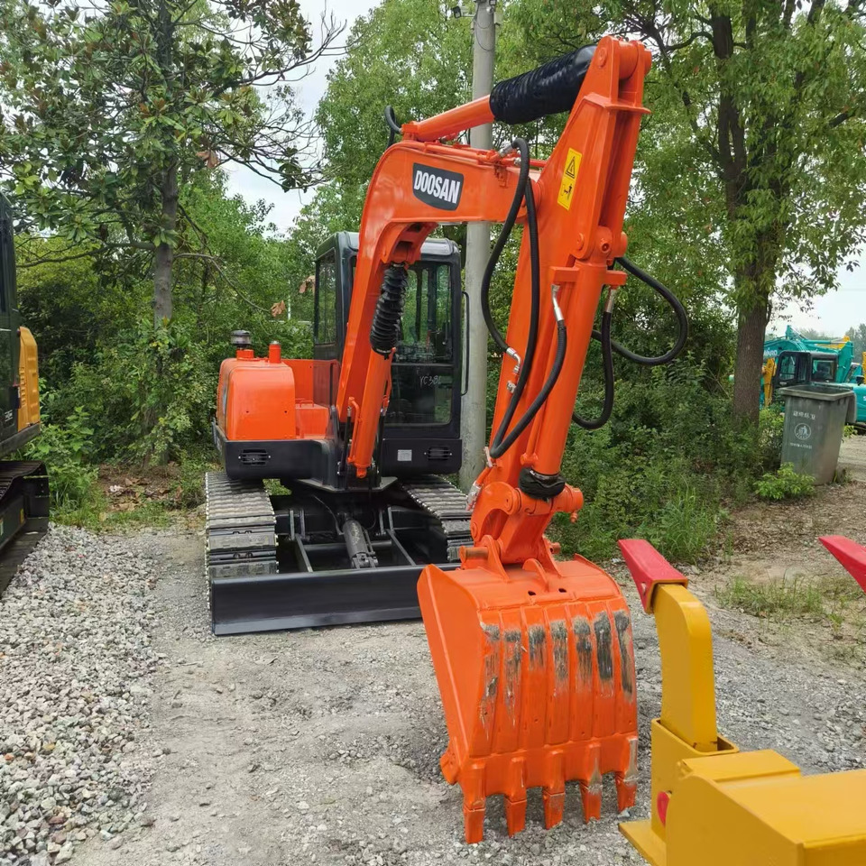 DOOSAN DH60 - Верижен багер: снимка 3 DOOSAN DH60 - Верижен багер: снимка 3
