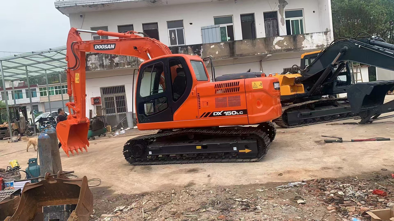 DOOSAN DX150 - Верижен багер: снимка 2 DOOSAN DX150 - Верижен багер: снимка 2