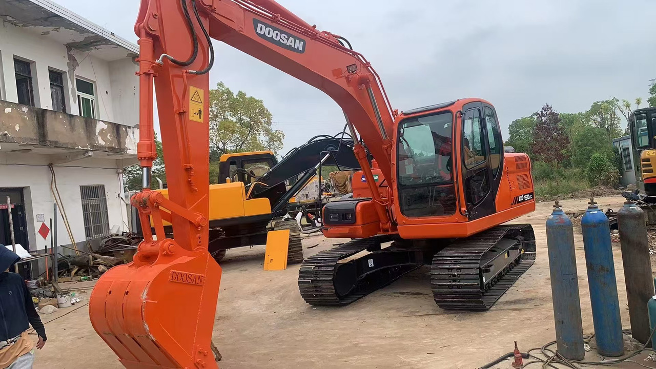 DOOSAN DX150 - Верижен багер: снимка 3 DOOSAN DX150 - Верижен багер: снимка 3