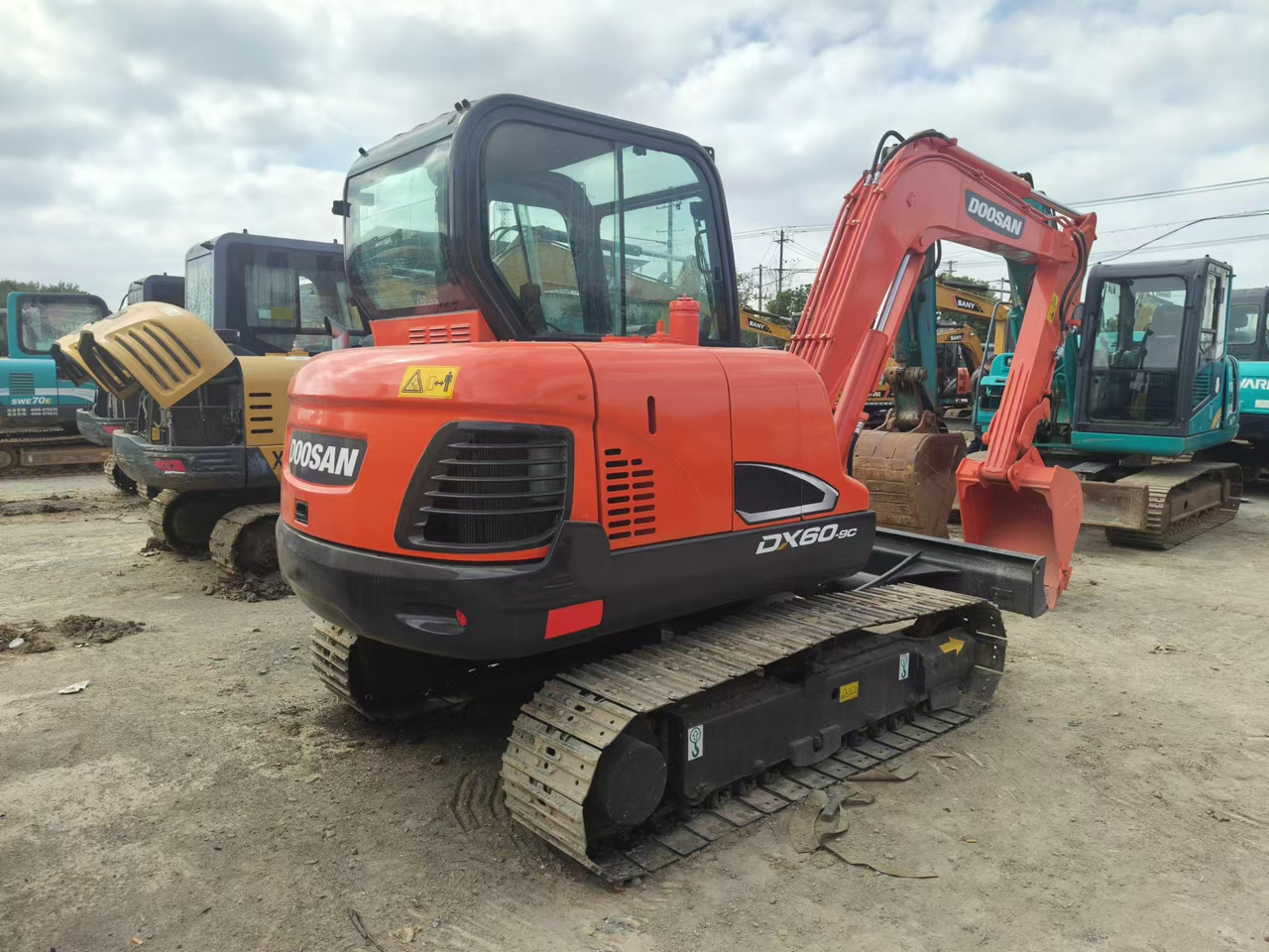 DOOSAN DX60 - Багер: снимка 3 DOOSAN DX60 - Багер: снимка 3