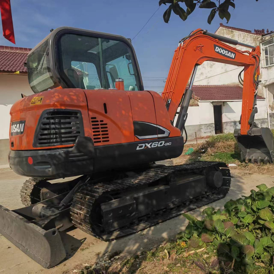 DOOSAN DX60 - Мини багер: снимка 5 DOOSAN DX60 - Мини багер: снимка 5