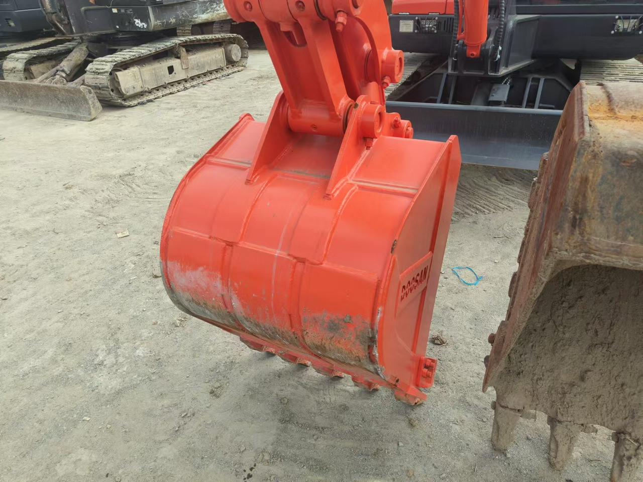 DOOSAN DX60 - Багер: снимка 5 DOOSAN DX60 - Багер: снимка 5