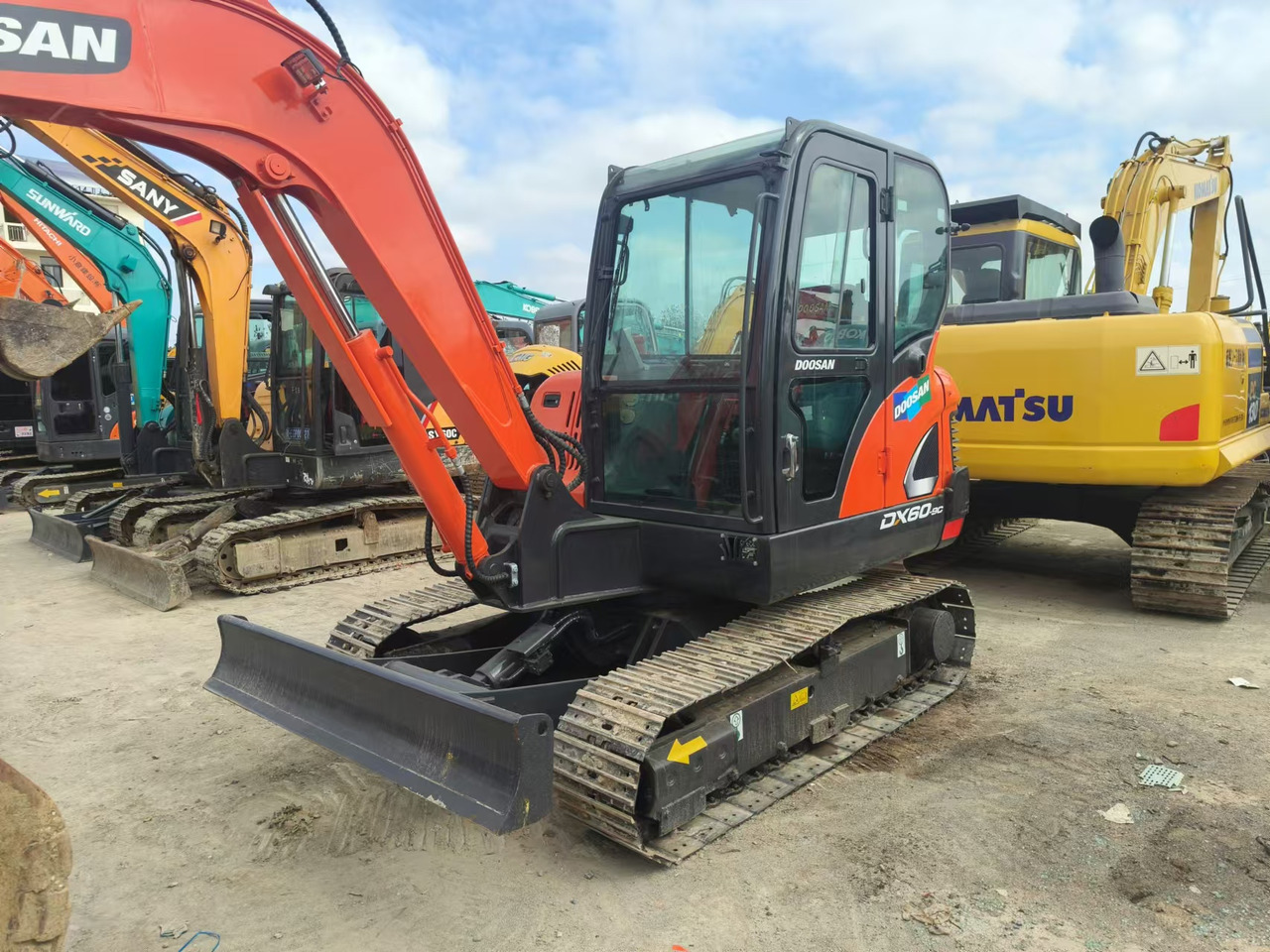 DOOSAN DX60 - Багер: снимка 2 DOOSAN DX60 - Багер: снимка 2