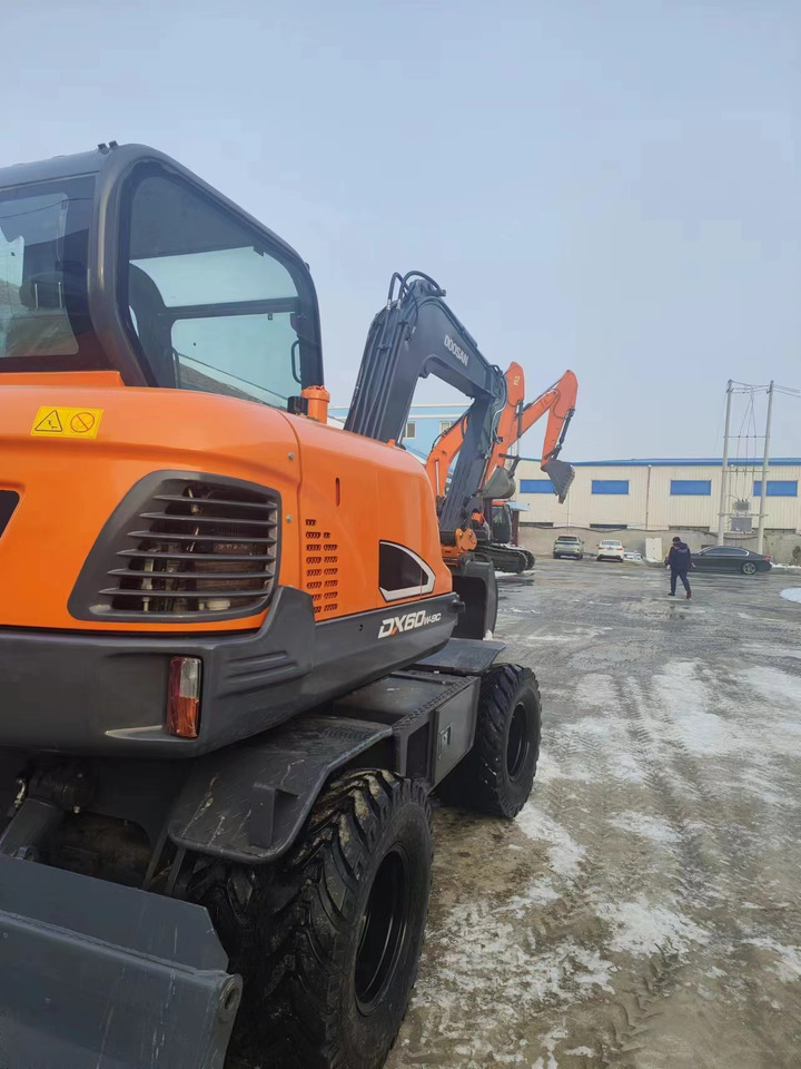 DOOSAN DX60w-9c - Мини багер: снимка 5 DOOSAN DX60w-9c - Мини багер: снимка 5