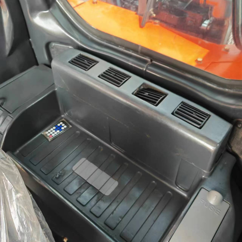 HITACHI ZX120 - Мини багер: снимка 3 HITACHI ZX120 - Мини багер: снимка 3