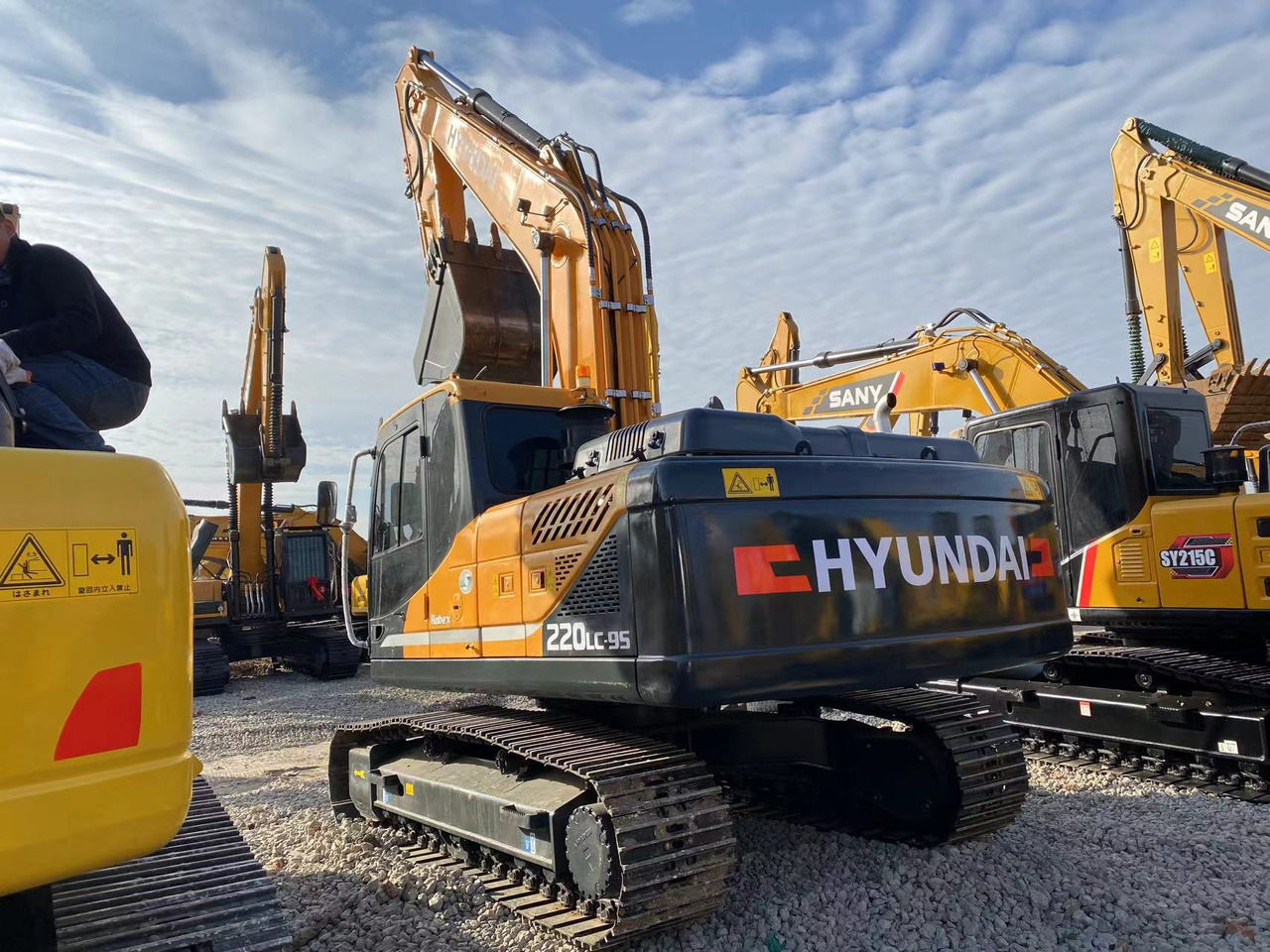 HYUNDAI R220-9S - Верижен багер: снимка 1 HYUNDAI R220-9S - Верижен багер: снимка 1