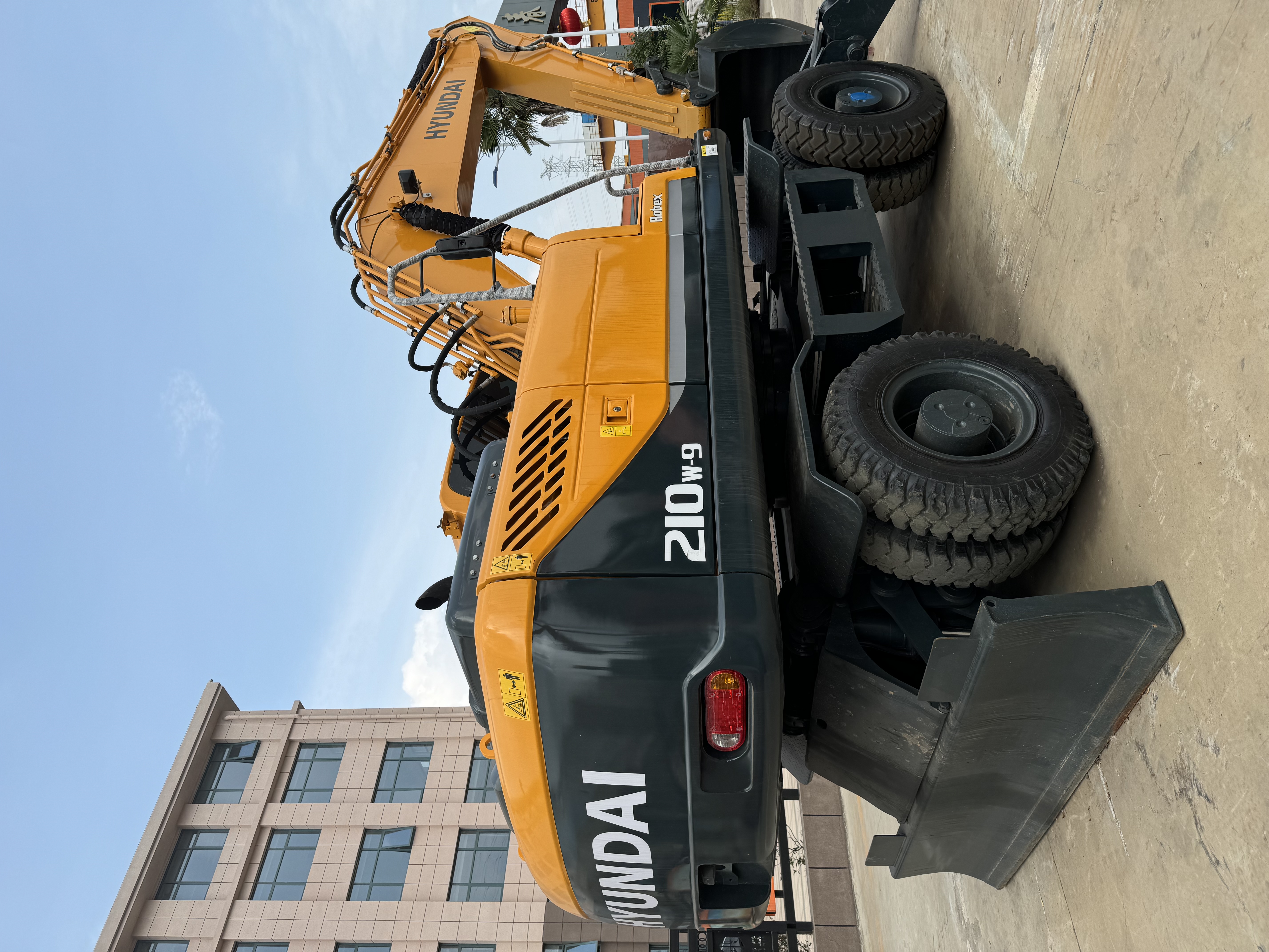 Hyundai 210W-9 - Колесен багер: снимка 5 Hyundai 210W-9 - Колесен багер: снимка 5