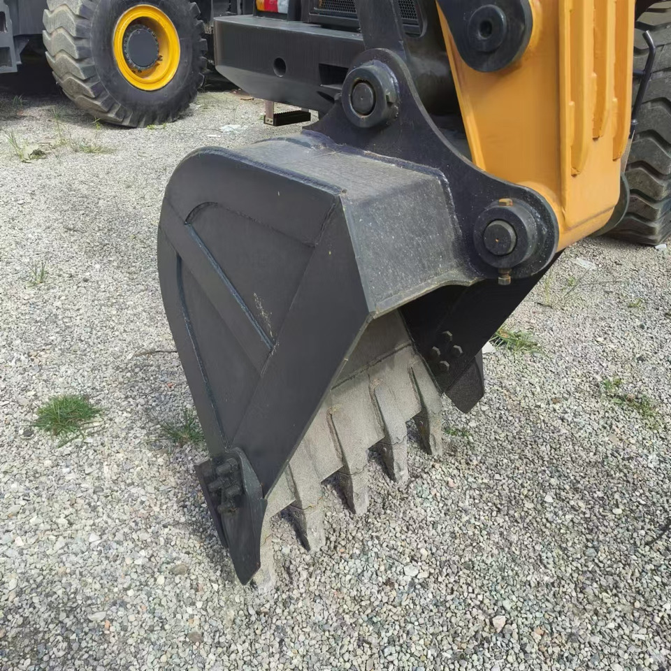 Колесен багер Hyundai R150LC-9: снимка 6