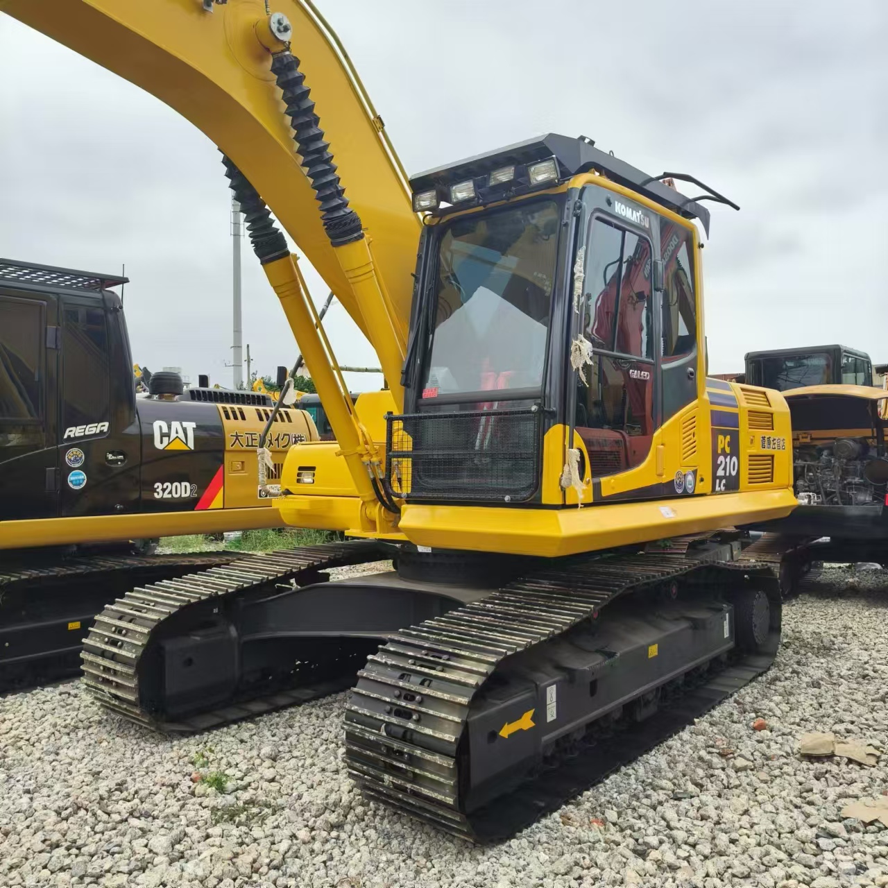 KOMATSU PC210 - Верижен багер: снимка 5 KOMATSU PC210 - Верижен багер: снимка 5