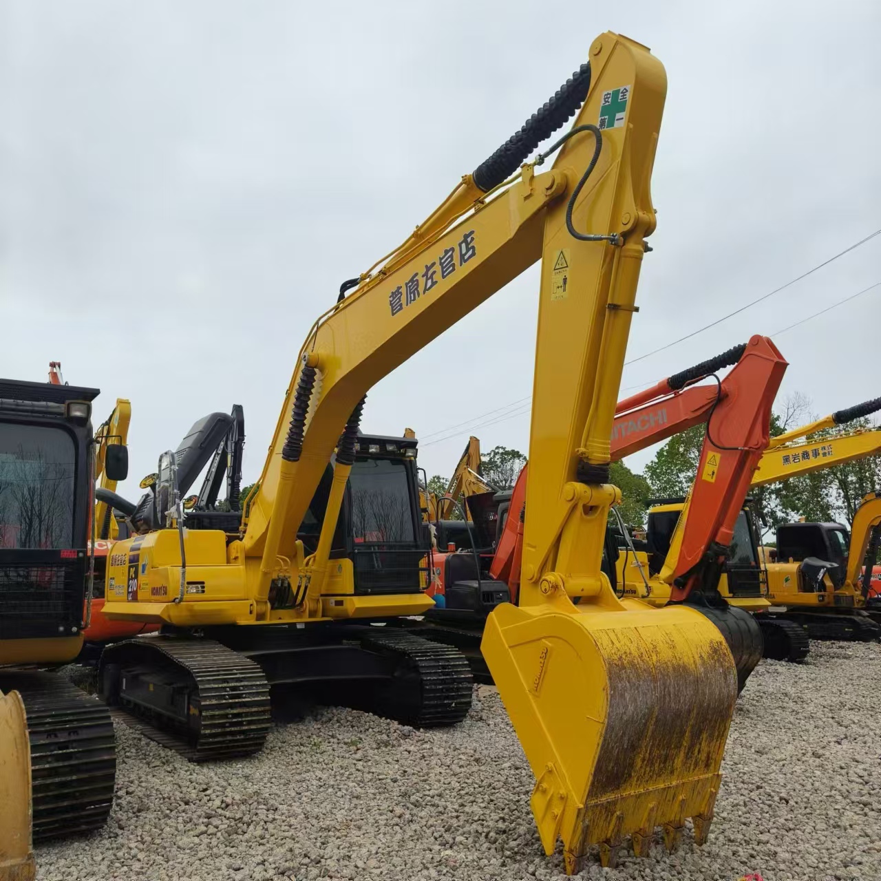 KOMATSU PC210 - Верижен багер: снимка 2 KOMATSU PC210 - Верижен багер: снимка 2