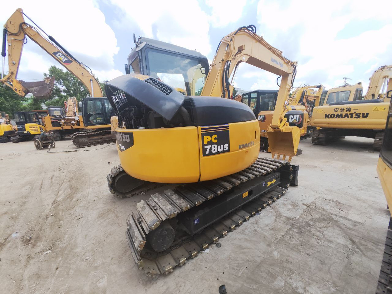 KOMATSU PC78US - Верижен багер: снимка 1 KOMATSU PC78US - Верижен багер: снимка 1