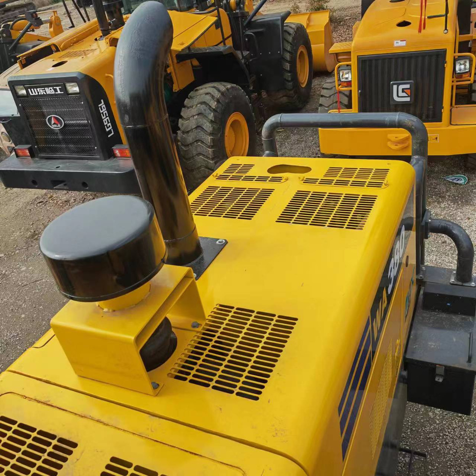 Колесен товарач KOMATSU WA380: снимка 11 Колесен товарач KOMATSU WA380: снимка 11