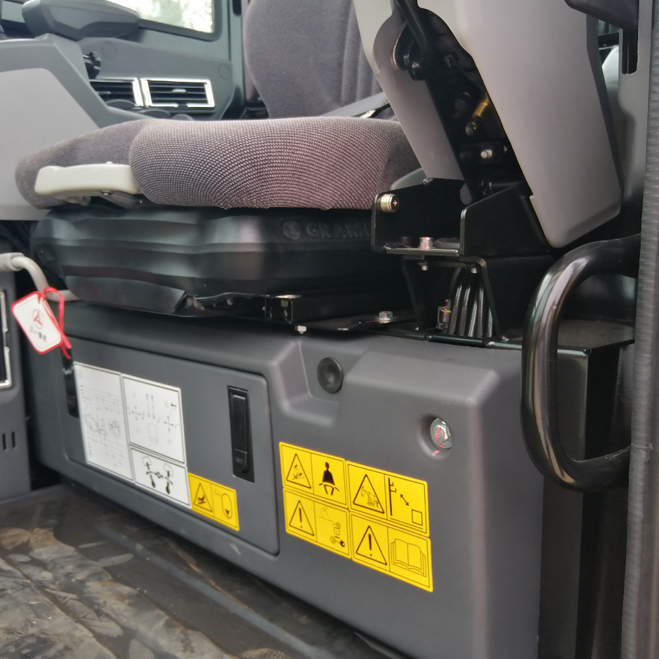 SANY SY35U - Мини багер: снимка 4 SANY SY35U - Мини багер: снимка 4