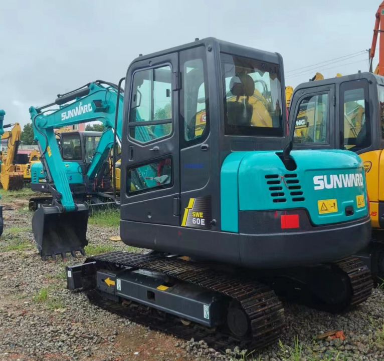 SUNWARD SWE 60E - Мини багер: снимка 2 SUNWARD SWE 60E - Мини багер: снимка 2